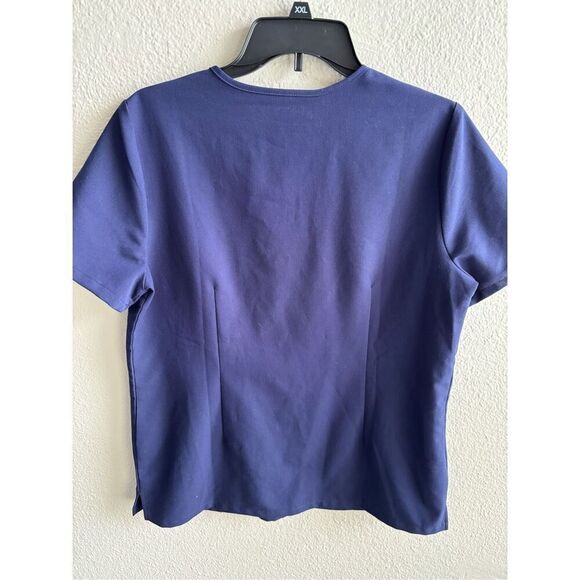 ❤️Figs Technical Collection Scrub Top - Picture 5 of 5